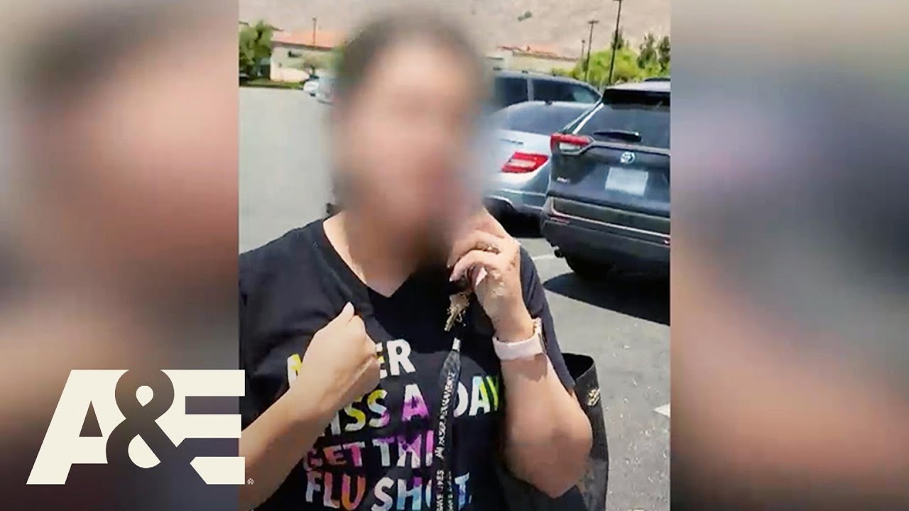 Rude Woman FALSELY Accuses Man of Phone Theft | Customer Wars | A&E