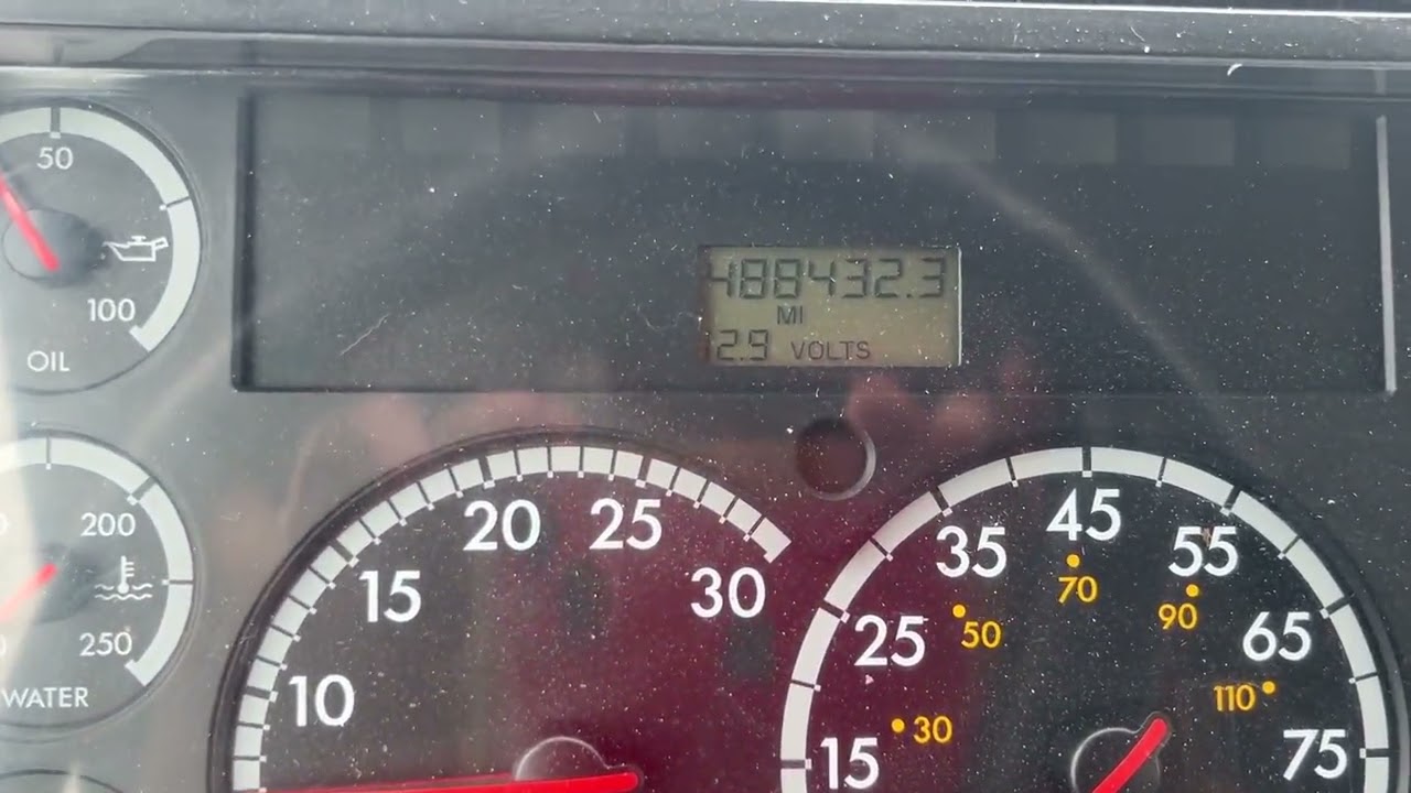 2003 FREIGHTLINER FL70 For Sale