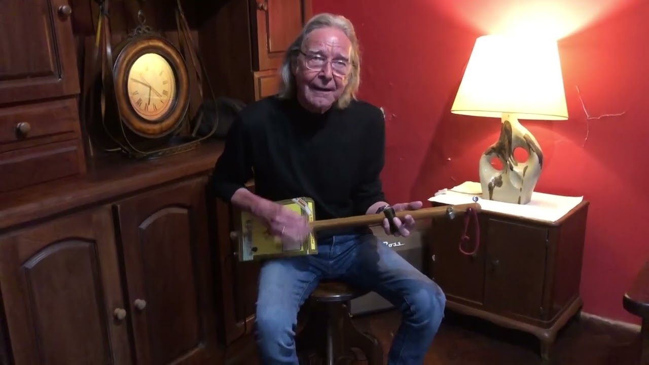 Hey Bo Diddley! On a one string Diddley Bow!