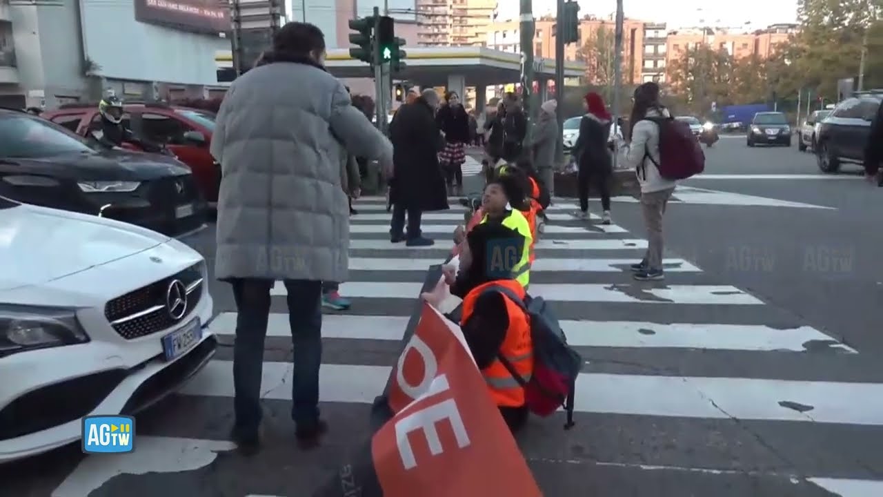 Milano, Ultima Generazione blocca il traffico: calci e offese per gli attivisti