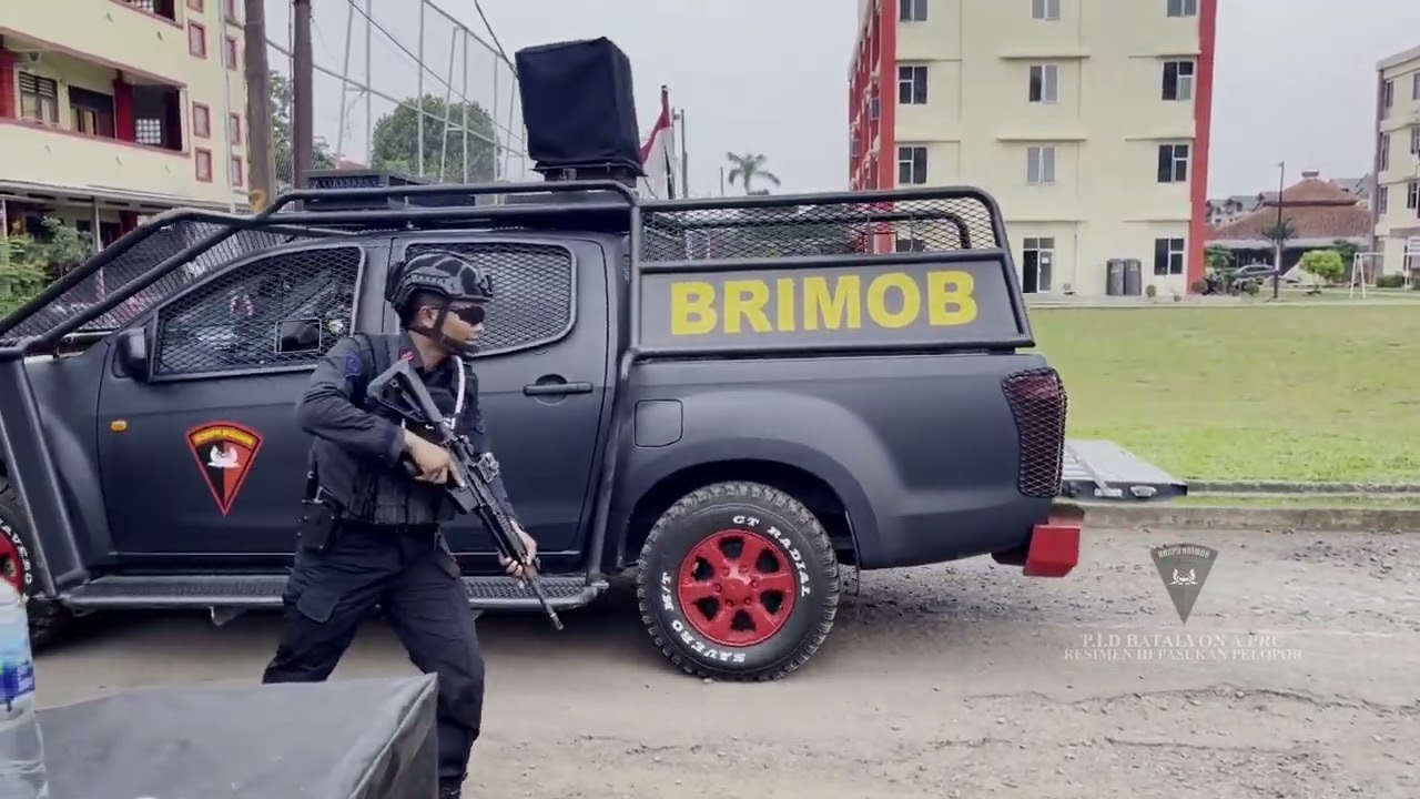 KEMAMPUAN PELATIHAN PASUKAN BRIMOB TIADA HARI TANPA LATIHAN