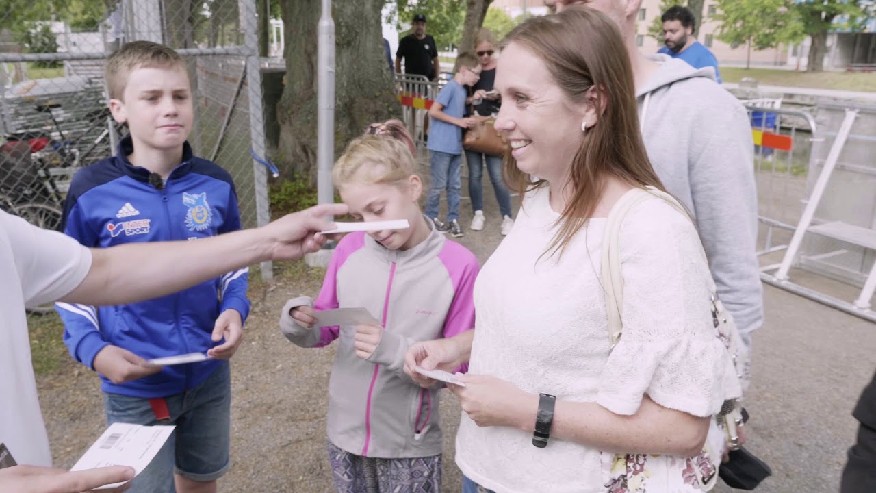 Fotbollsdrömmar – Noria och Vilmer besöker IK Sirius