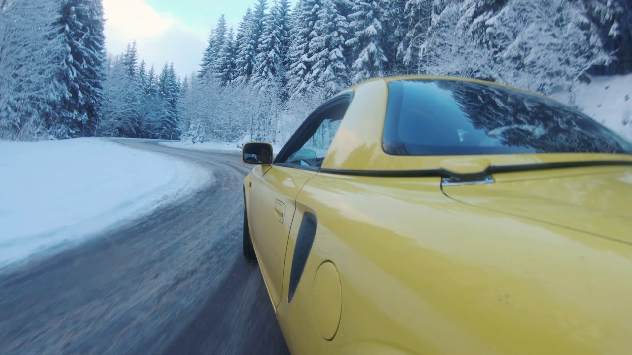 Toyota MR2 Spyder winter hillclimb