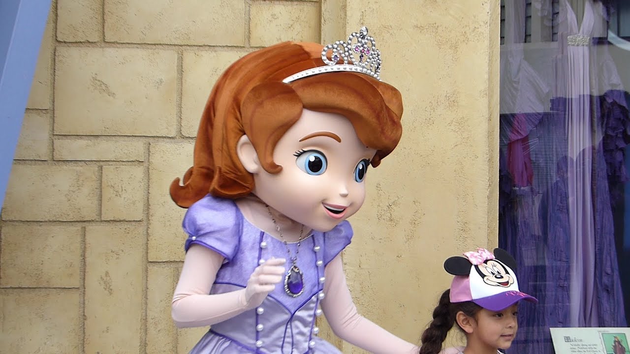 Disney Princess Sofia THE FIRST Character at Disneyland: Meet & Greet