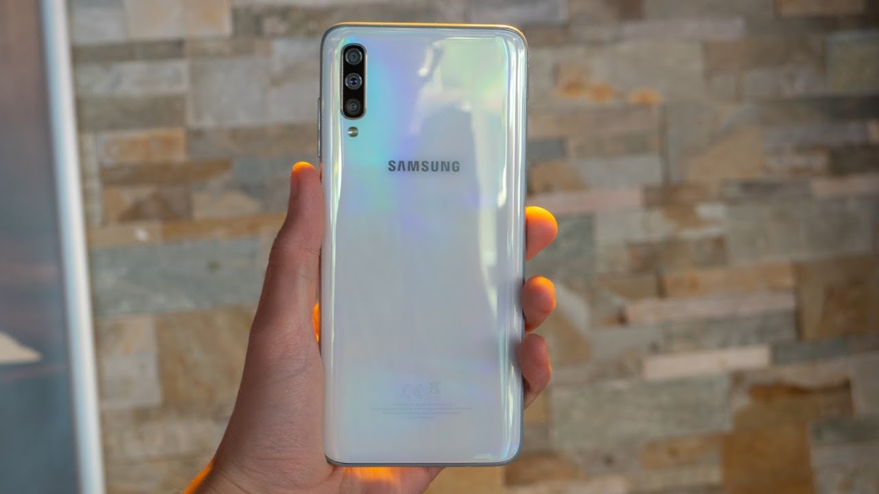 GALAXY A70: SNAPDRAGON 675 Su un Samsung di FASCIA MEDIA?! Mi Piace! | Recensione