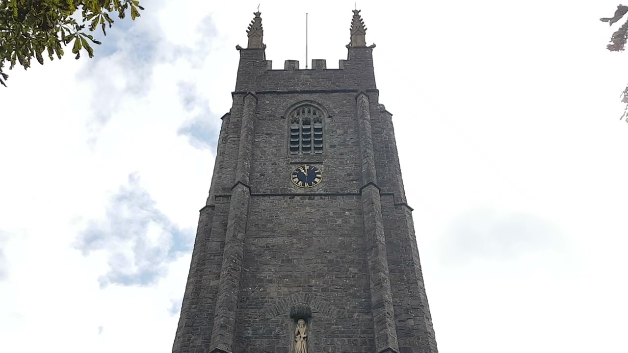 11 O'clock chimes of Stratton Cornwall.