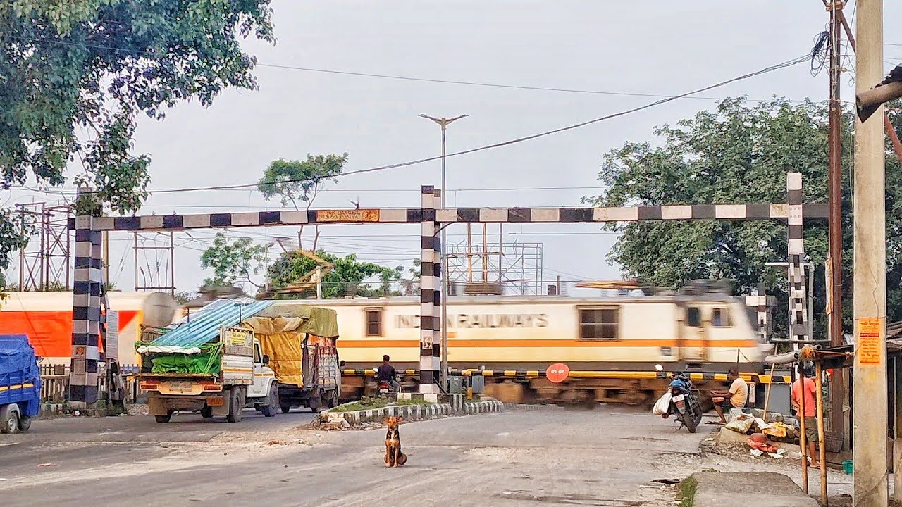 Indian 🇮🇳 Railgate Train CROSSING part-20 | Indian railways |
