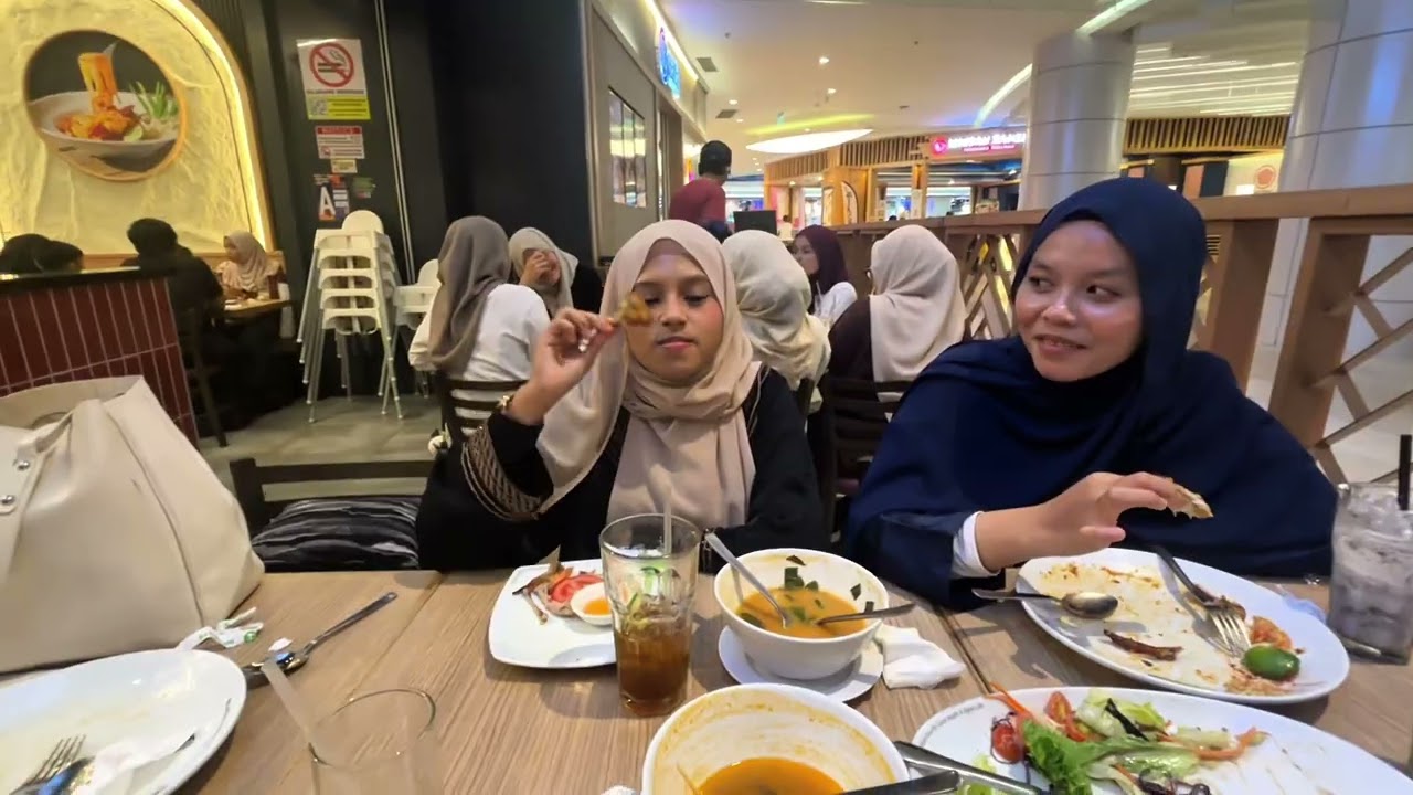 BUKBER DI PUTRAJAYA WITH SCHOOLMATE !