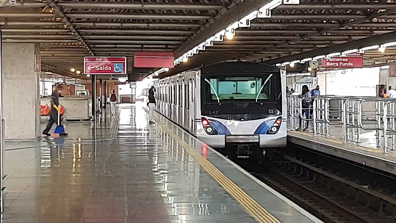 Frota L (L42) passando sem servi&ccedil;o pela esta&ccedil;&atilde;o Br&aacute;s
