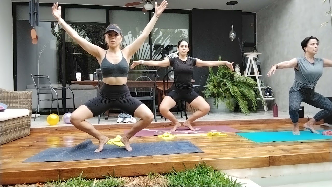 pilates con banda y pelota chica