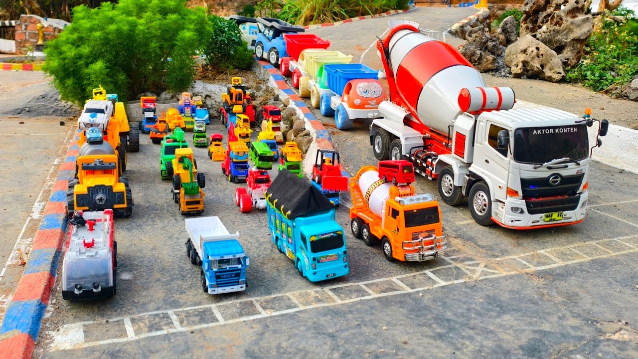 MAIN RC Mobil Truk Molen Panjang Bongkar Mobil Mobilan Truk Molen, Forklift, Buldoser, Truk Tambang 