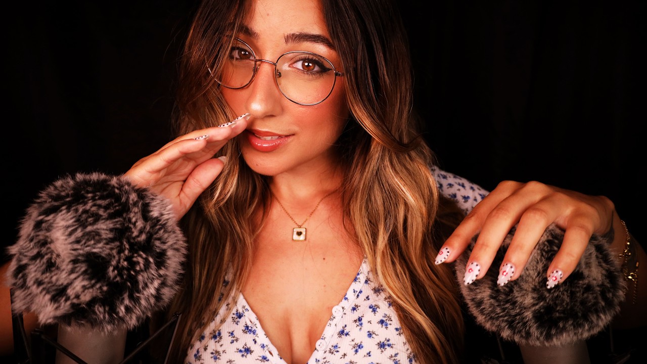 ASMR | Ear-to-Ear Unintelligible Whispers & Fluffy Mic Scratching 💖 (w/ black screen) 1 HOUR