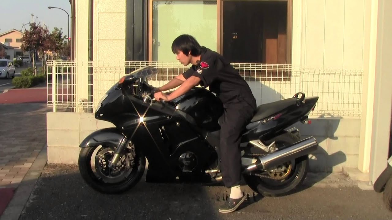 HONDA：CBR1100XXスーパーブラックバードについて参考動画