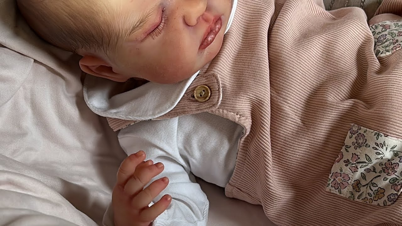 Box opening: This baby took my breath away!!!!  WOW 🤩  Come see!