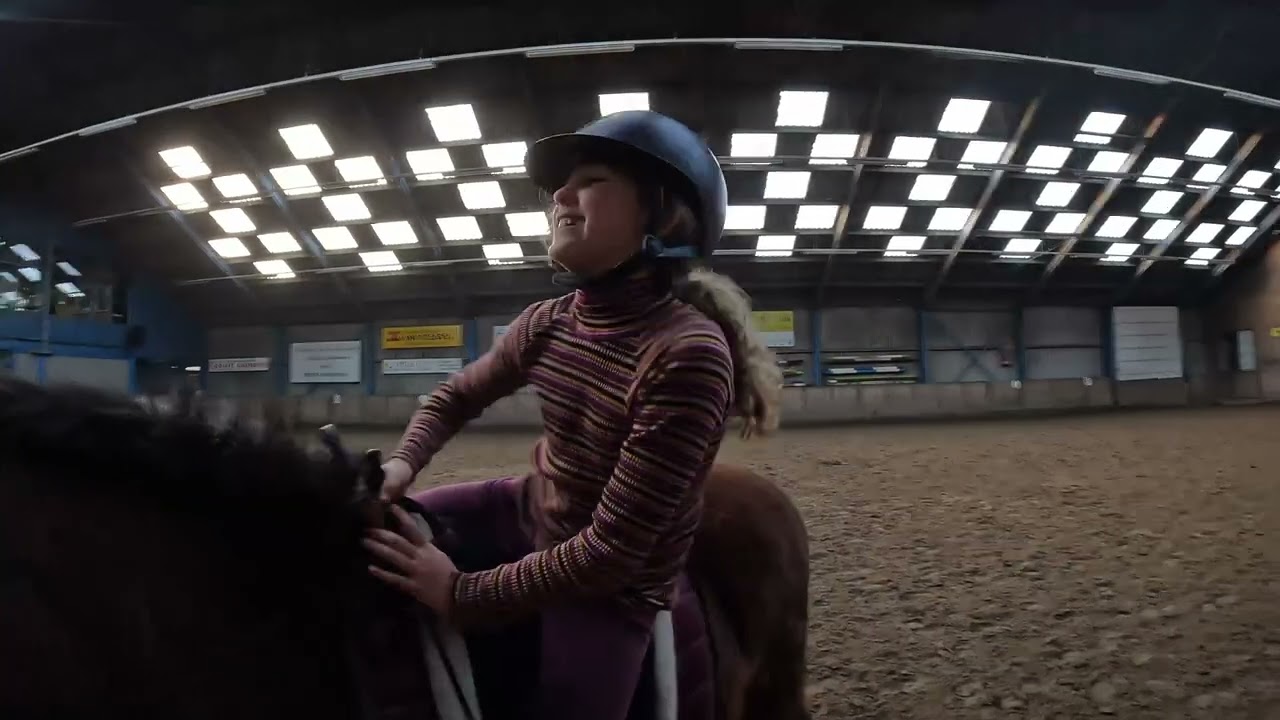 20251221 paardijden Inge en Daphne