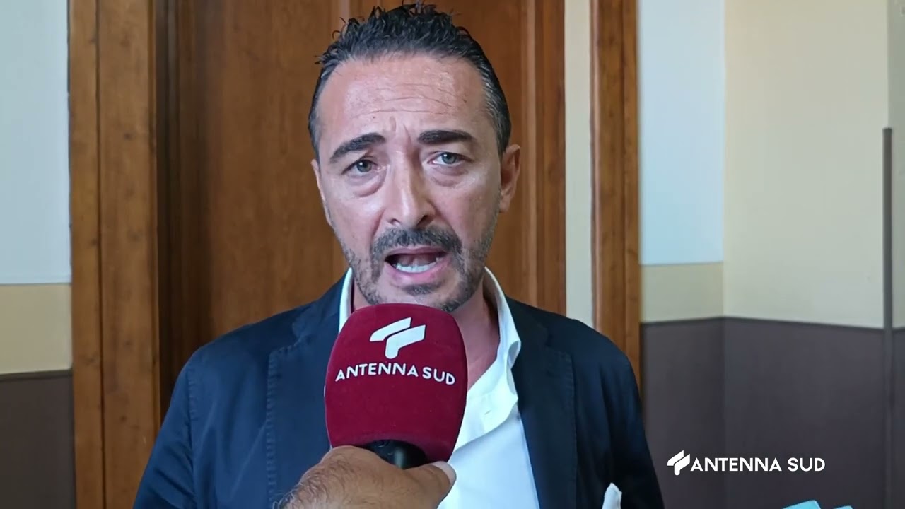29 Agosto 2023   Taranto   Bagarre al consiglio sulla mitilicoltura