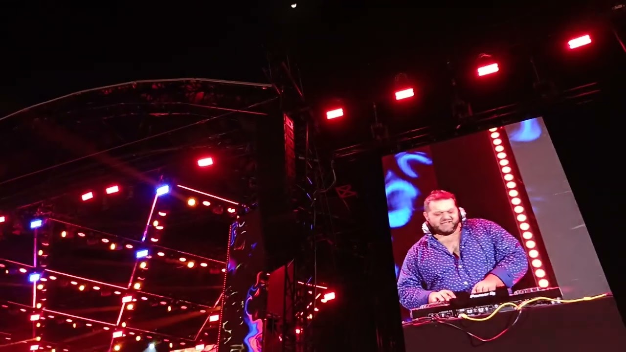 DJ 6 