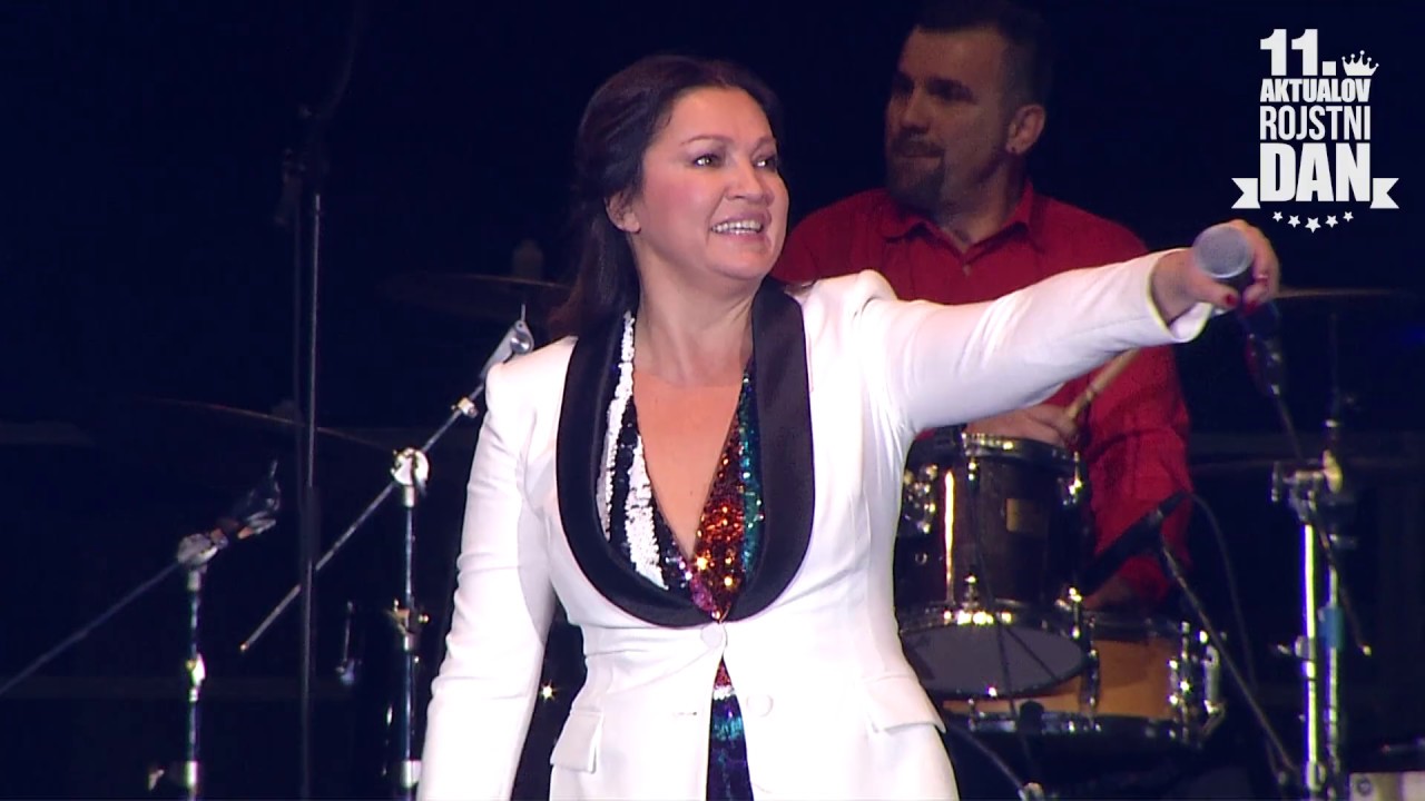 Nina Badric - Dani i godine (v živo - Stožice)