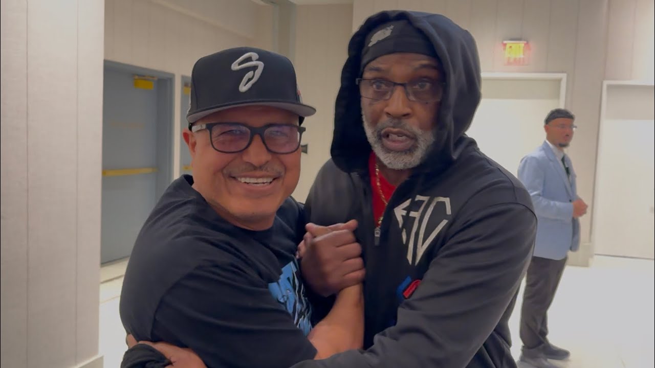 ROBERT GARCIA & BOZY ENNIS HANDSHAKE ON ORTIZ-ENNIS & AGREE 