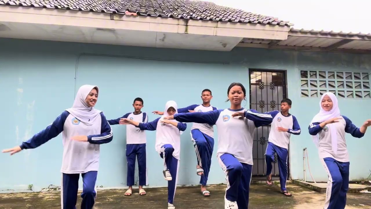 Tugas Ujian Praktek PJOK (Senam Anak Indonesia Hebat) | Kelas 9.3 | Kelompok 4