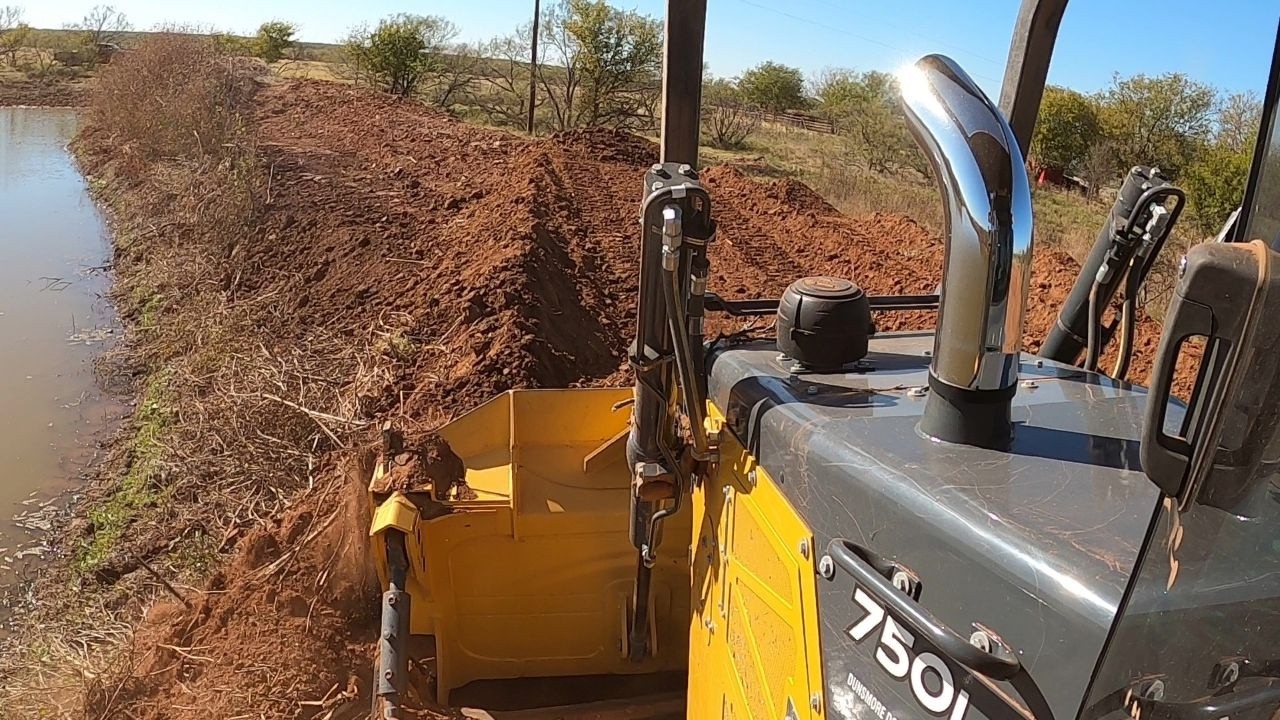 This Stock Tank Was Left In A MESS !!! WHAT WERE THEY THINKING !!! #dozer