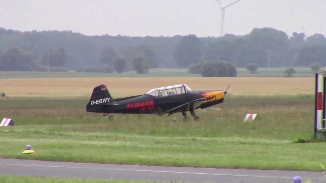 Zlin 226t Kunstflug Tag der offenen T&uuml;r Anklam Flugplatz