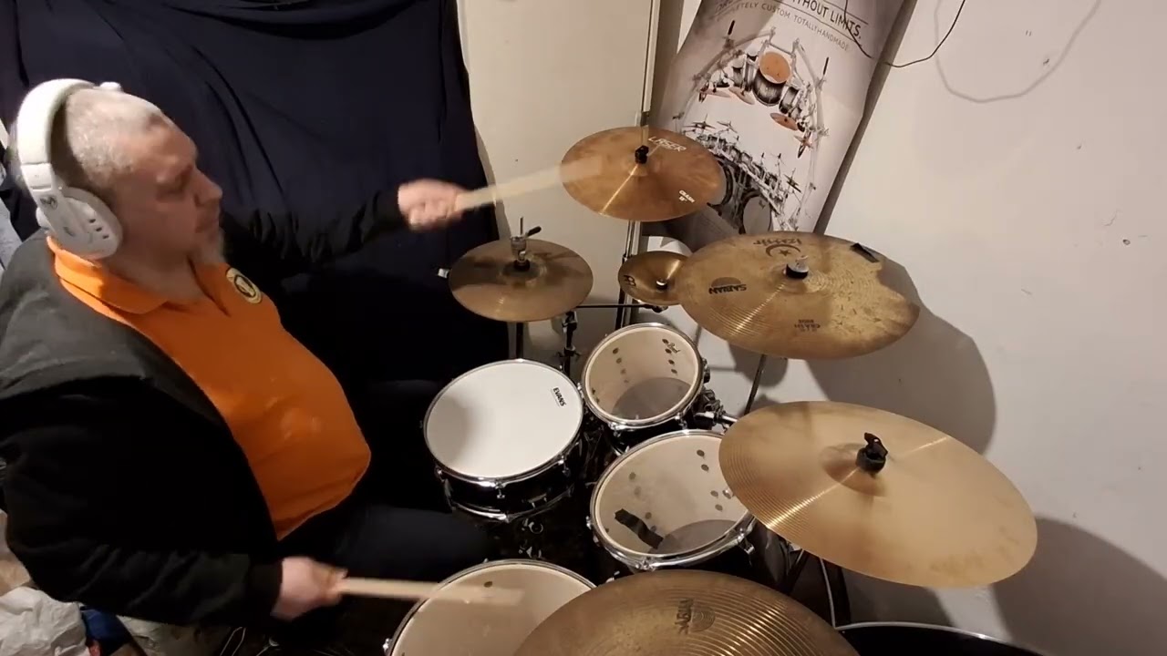 Pintér Béla - Szeretünk Téged (drum cover)