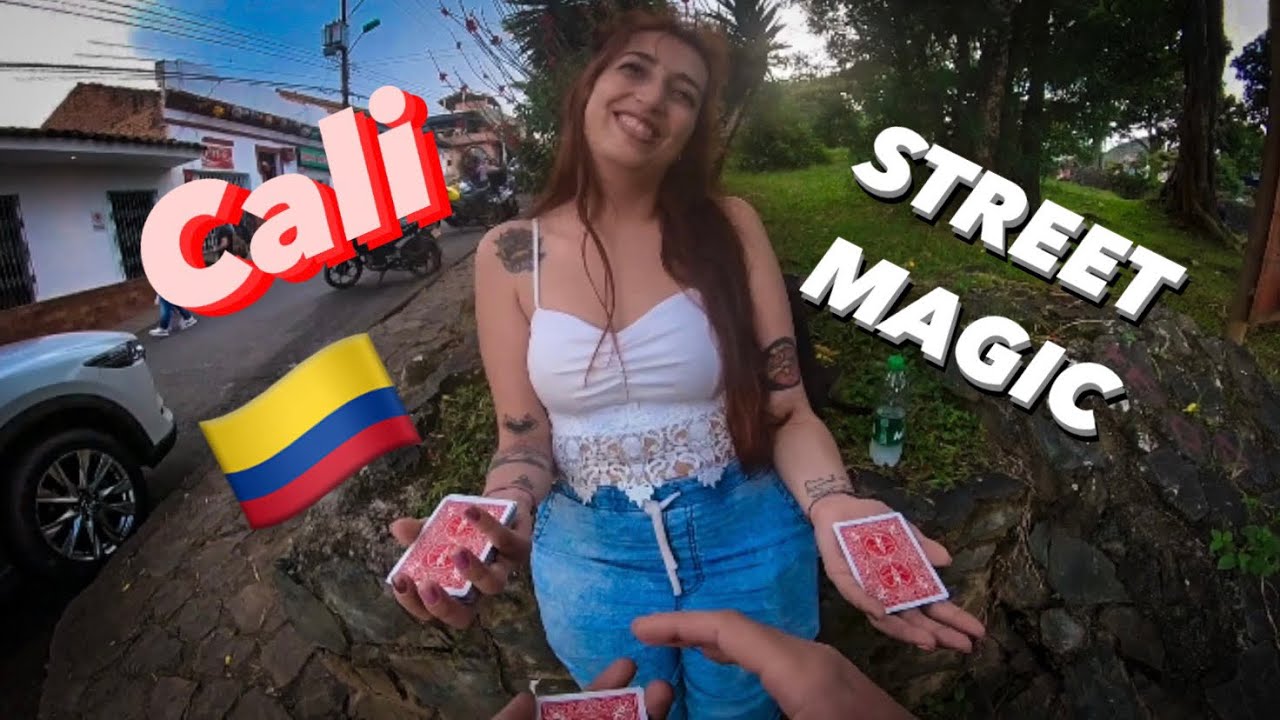 Street Magic en Cali Colombia 🇨🇴 | Trucos de Magia con Cartas en la Calle