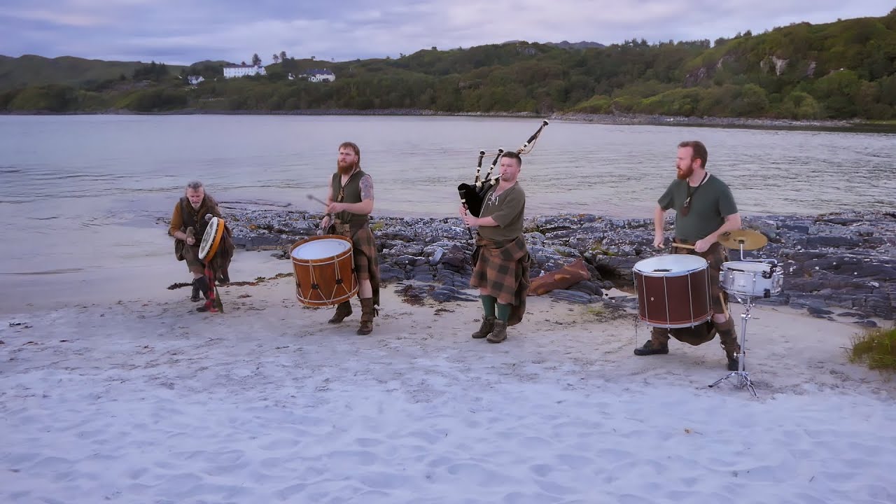 Clann An Drumma - Live performance at a wedding at Morar, Scotland