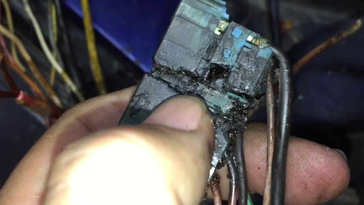 Ganti socket Dual relay atau relay pompa Bensin peugeot 206