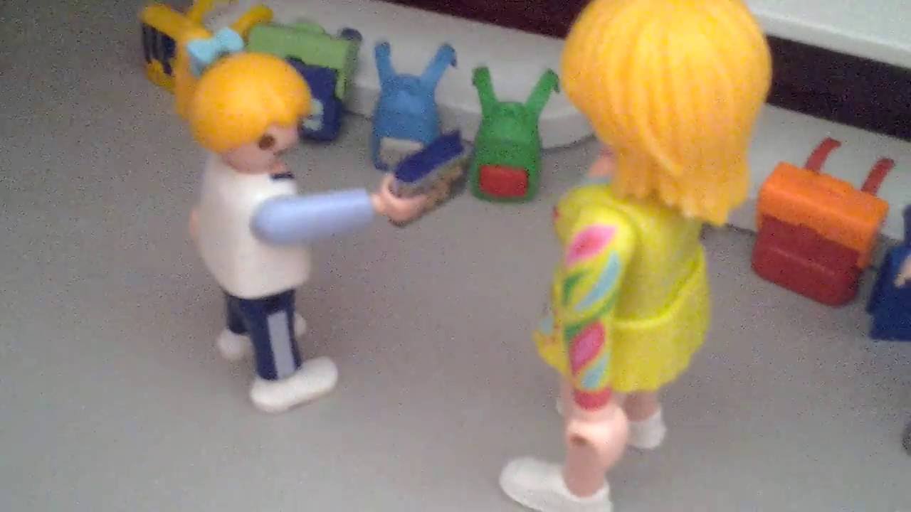Playmobil: Les fournitures de la rentrée, c'est compliqué.