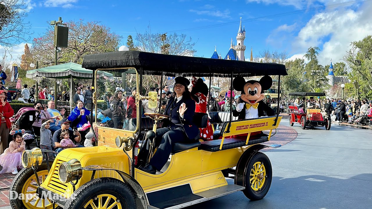 A Sunny Rainy Day Cavalcade at Disneyland 4K