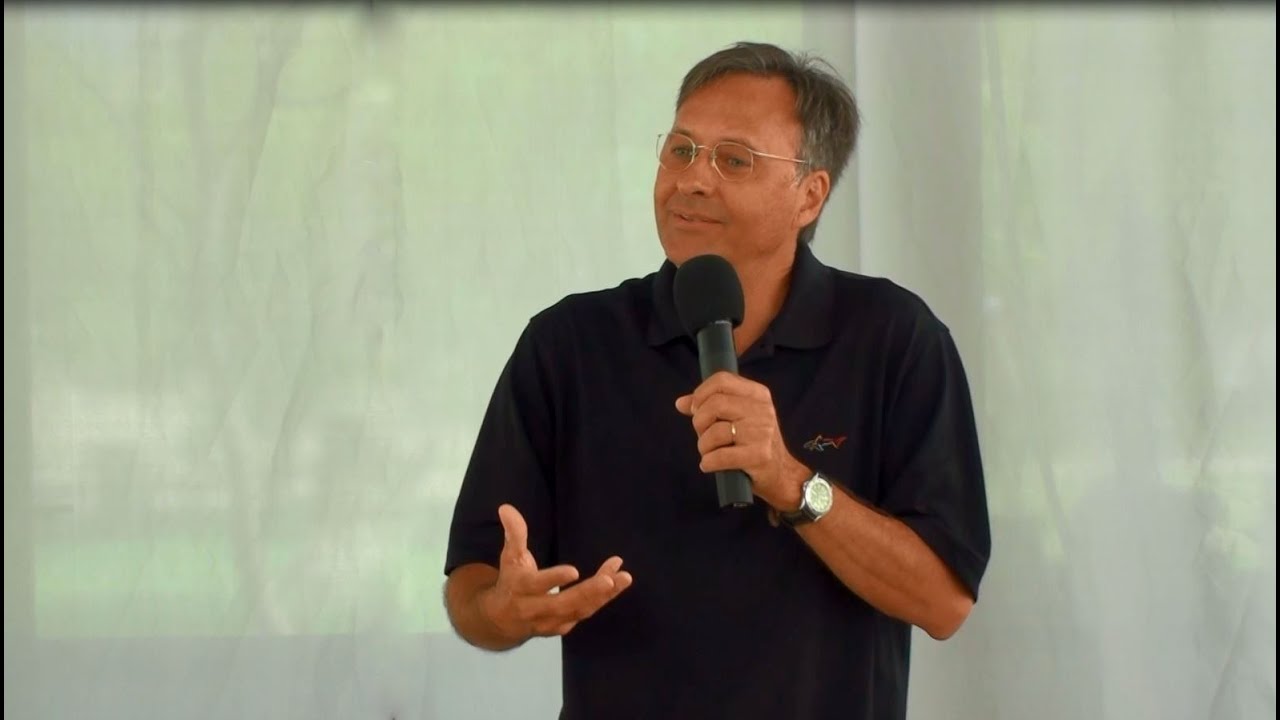 A La Estatura De Cristo, Danny Baker