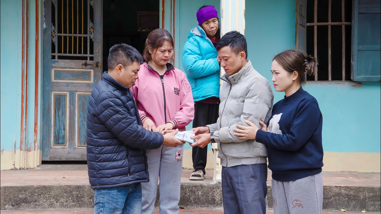 Tuan and Hoa decided to lend the mute woman and her husband $30,000 to repay the debt
