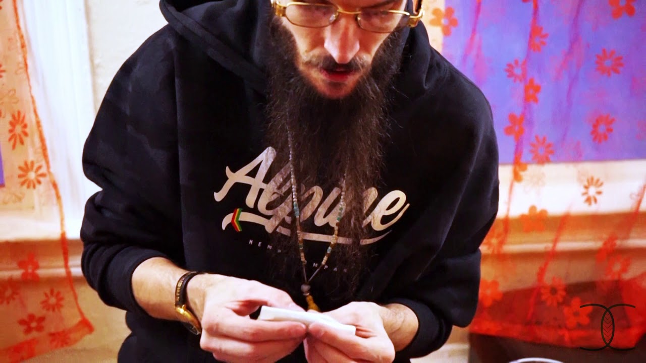 How to Roll a Joint With a Crutch (Filter)