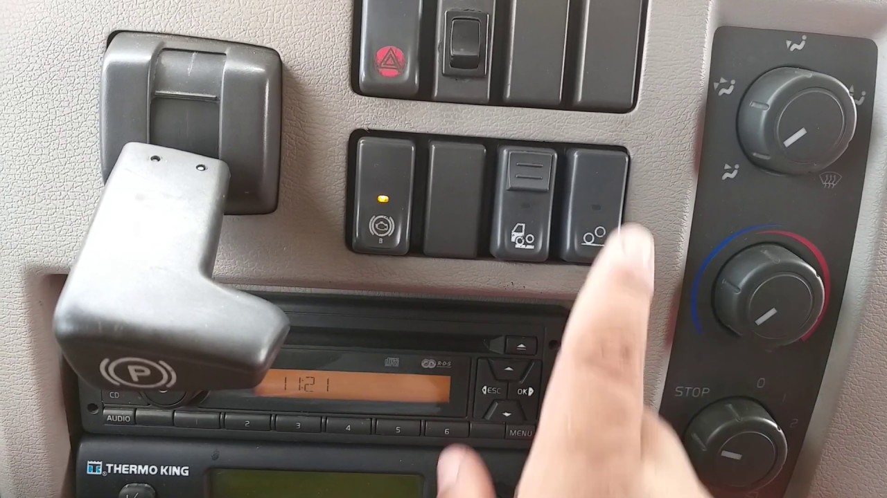 Mostrando o Volvo VM por dentro