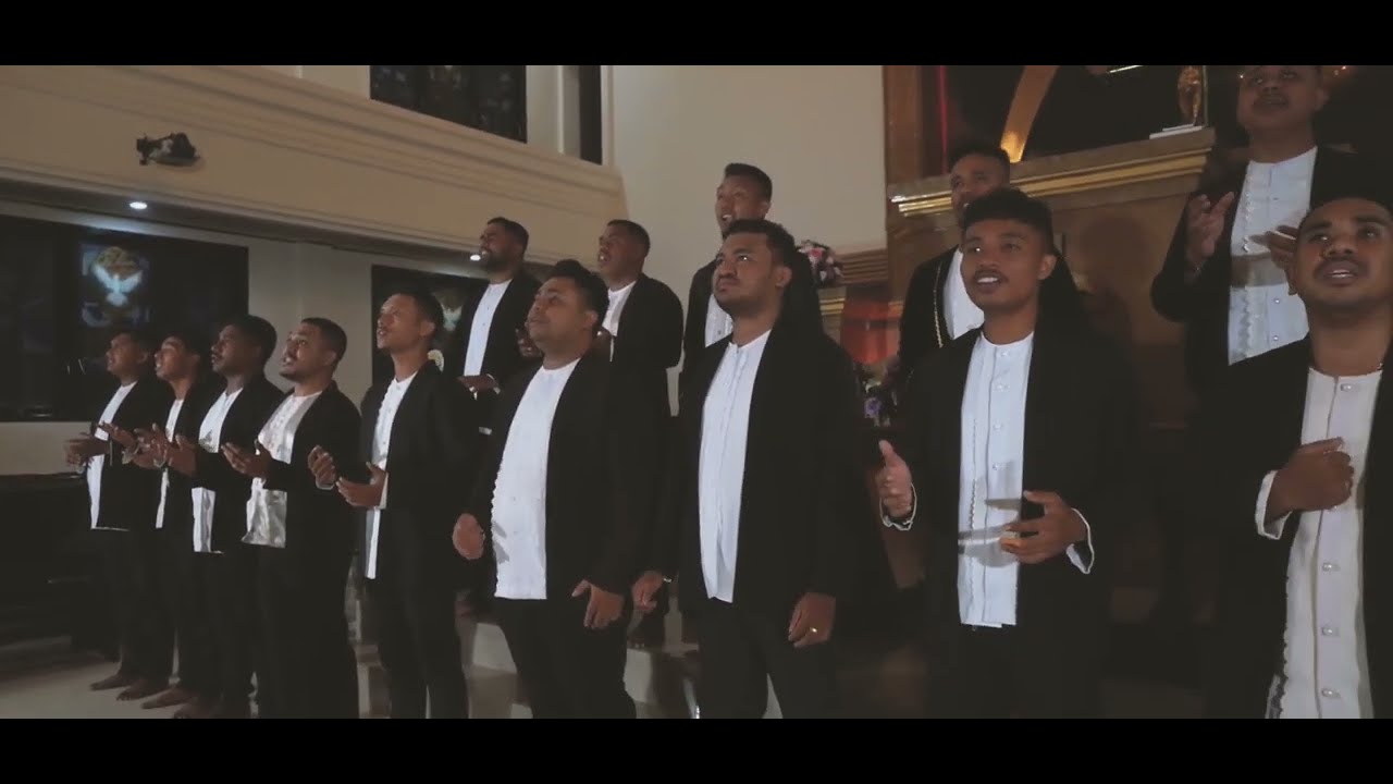 KJ. 183 - Menjulang Nyata Atas Bukit Kala ( Palita Vocal Ensemble )