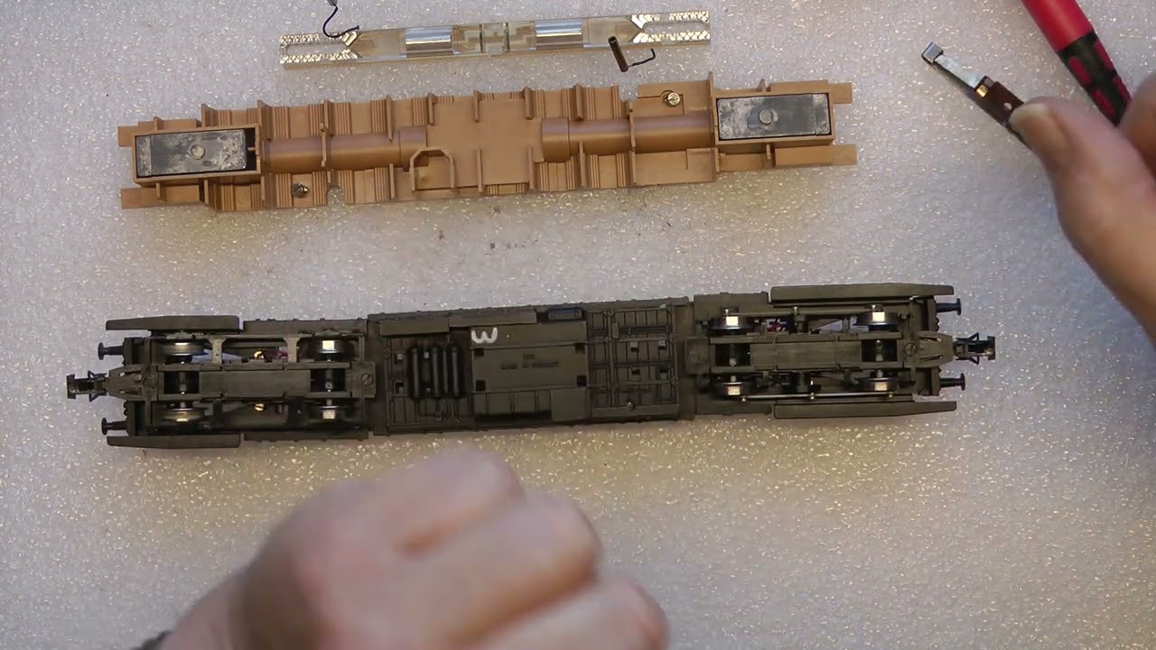 Wolfgangs Märklin Modellbahn VT 62 904 Trix bekommt LEDs