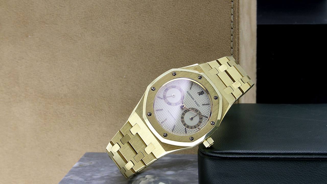 The Golden "Owl" Royal Oak 25572 Audemars Piguet 18k Watch Day Date