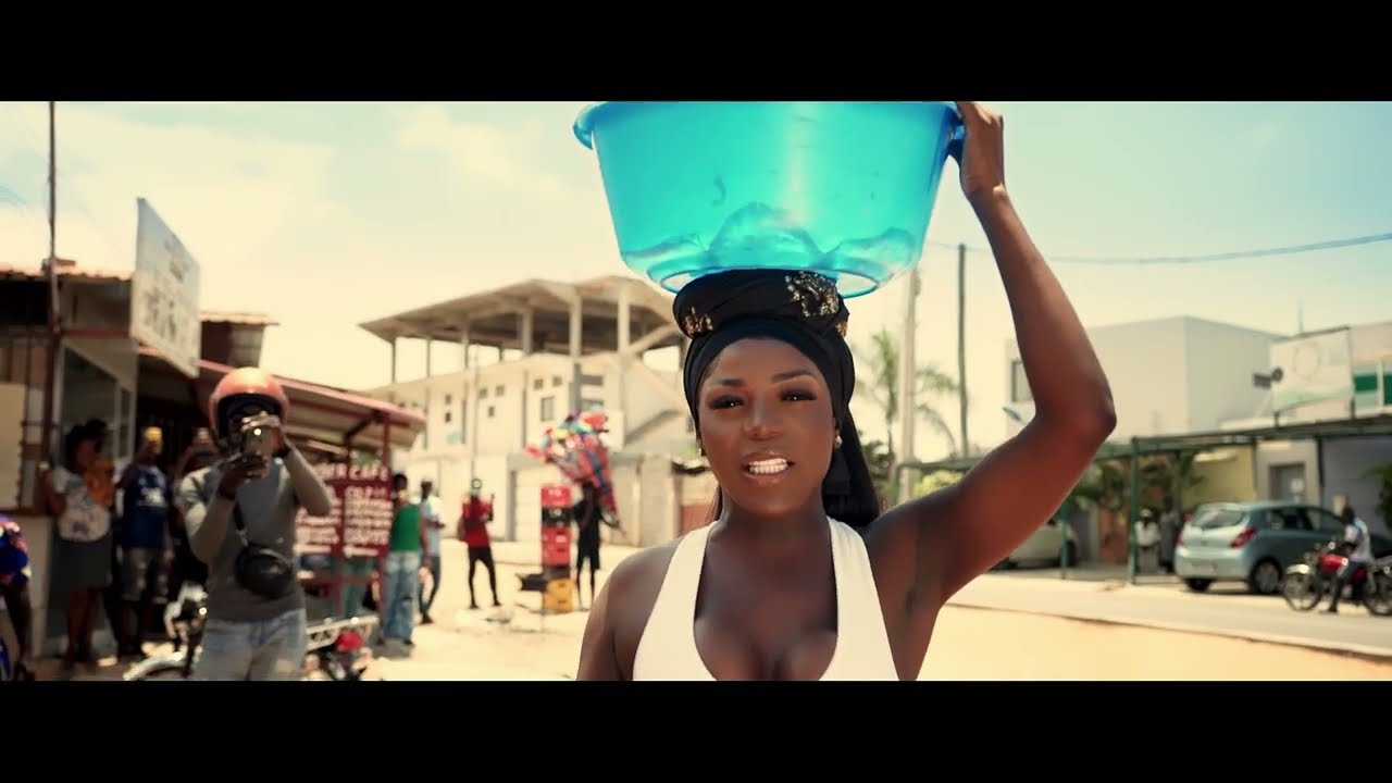 Titica - Olha  a banana - Feat: Kelmer Pastilha & Mauro Xtraga | Video Oficial