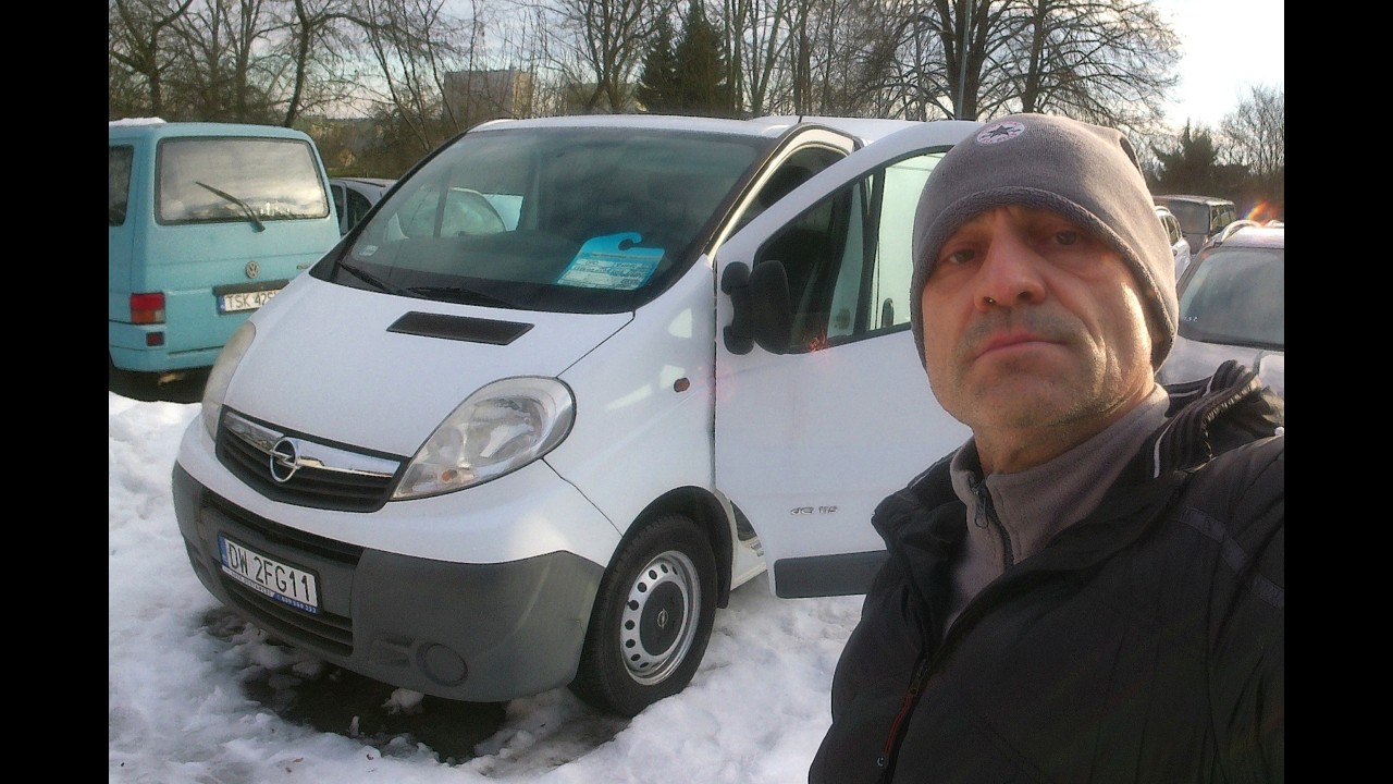 OPEL VIVARO. MOŻE KTOŚ BUSA DO PRACY POTRZEBUJE. OGLĄDAM W KOMISIE. CENA. ROK. STAN. PRZEBIEG