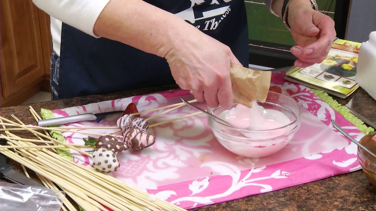 How to Make Chocolate Covered Strawberries | RadaCutlery.com