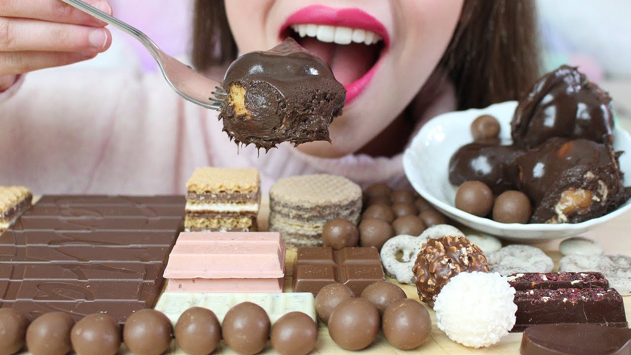 ASMR PROFITEROLES + CHOCOLATE CANDY Eating (CRUNCHY & SOFT Eating Sounds) No Talking