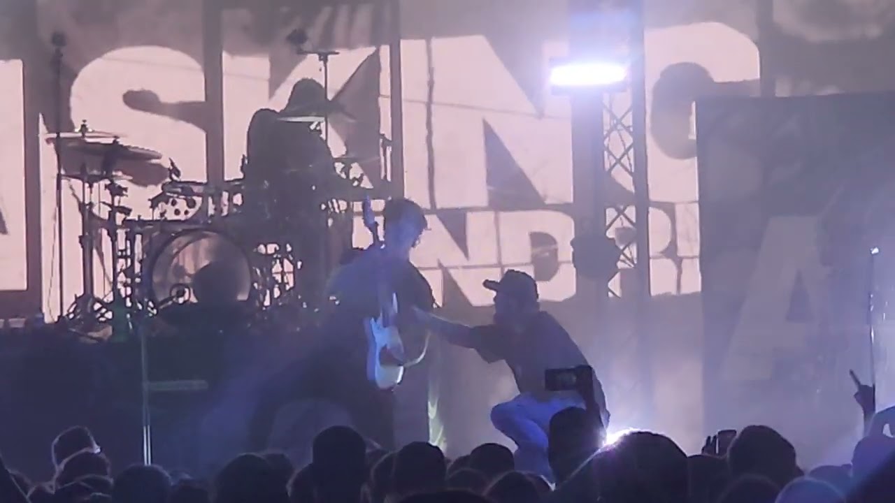 ASKING ALEXANDRIA  - Things Couldn't Be Different  - LIVE