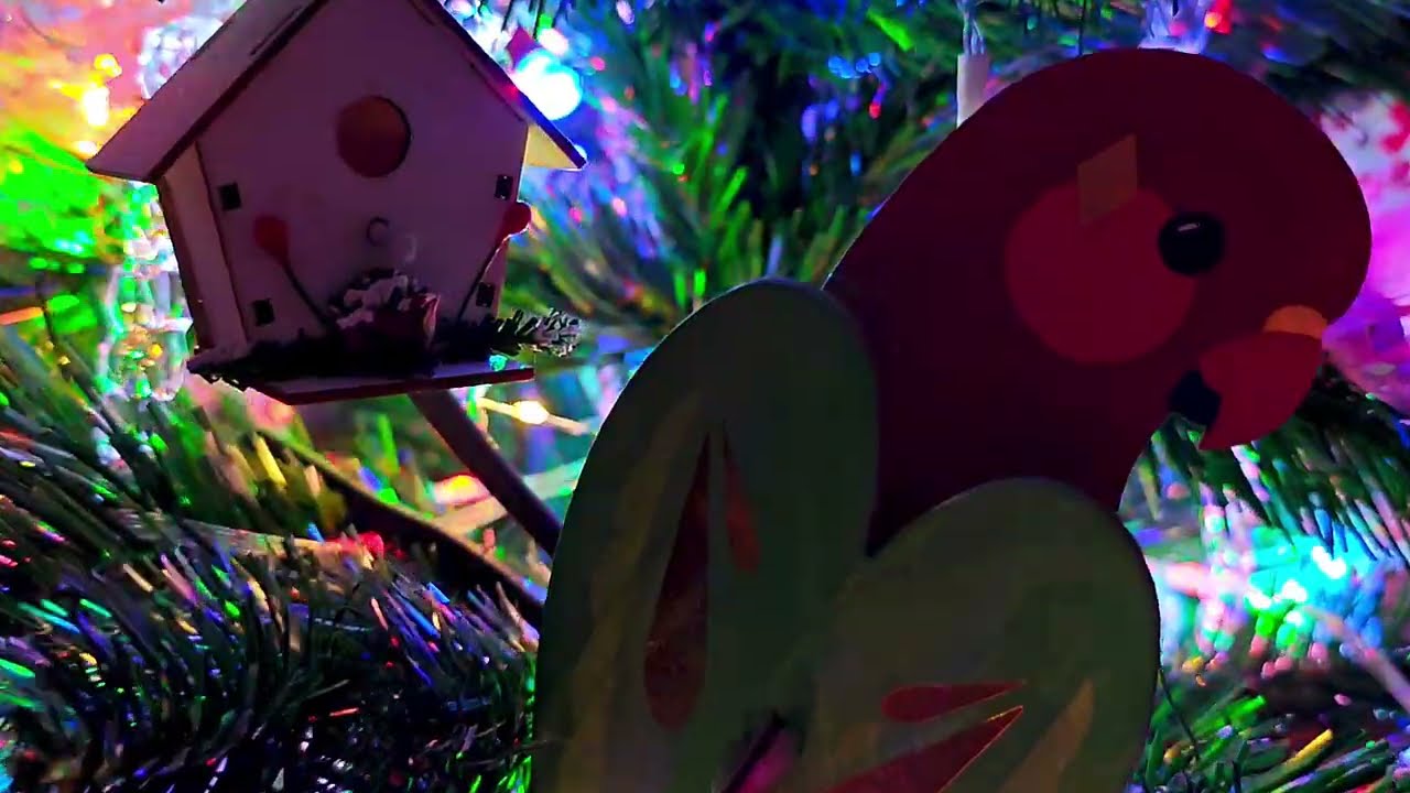 🎅 Ho ho ho! Flickering lights Christmas tree and music for night time ambience & relaxation. 🎅