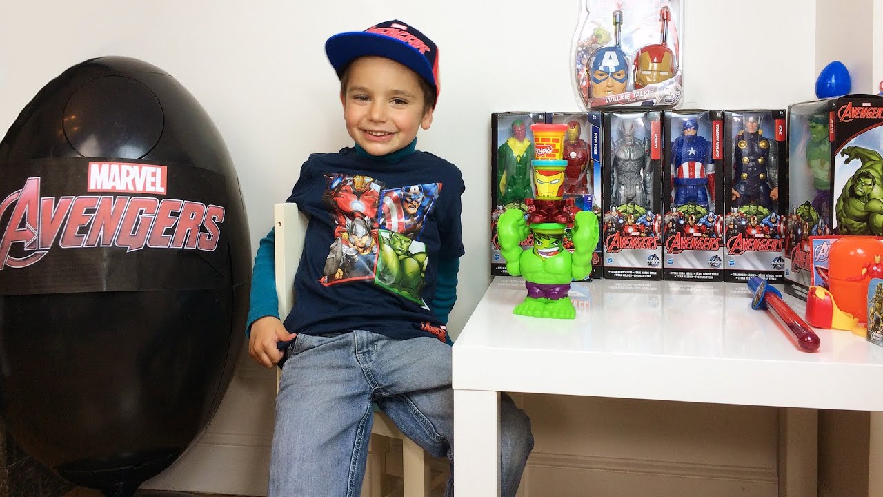 OEUF Surprise GEANT AVENGERS Marvel Disney - CAPTAIN AMERICA - IRON MAN - HULK