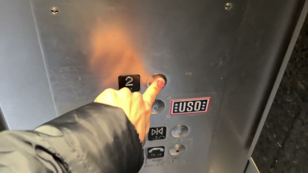 EPIC MOTOR! MCE Hydraulic USO Elevator at Hobby Airport in Houston, TX.