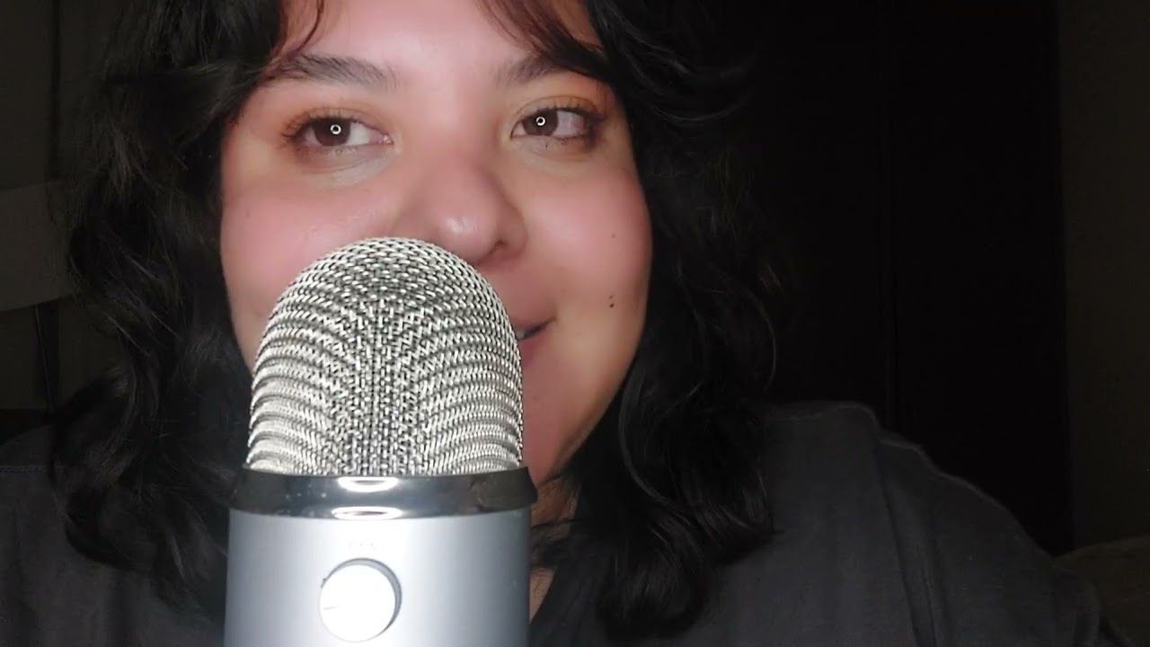 Te leo un poco para relajarte | ASMR susurros cerquita 