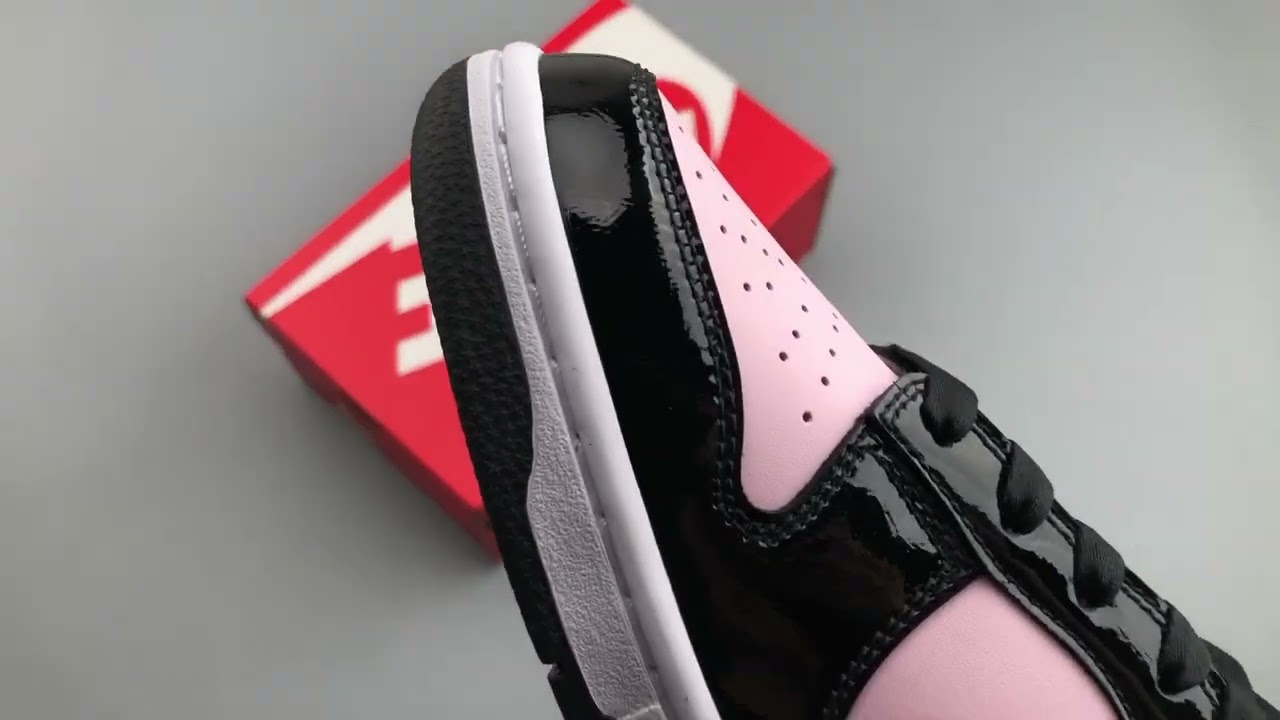 Nike WMNS SB Dunk Low ESS