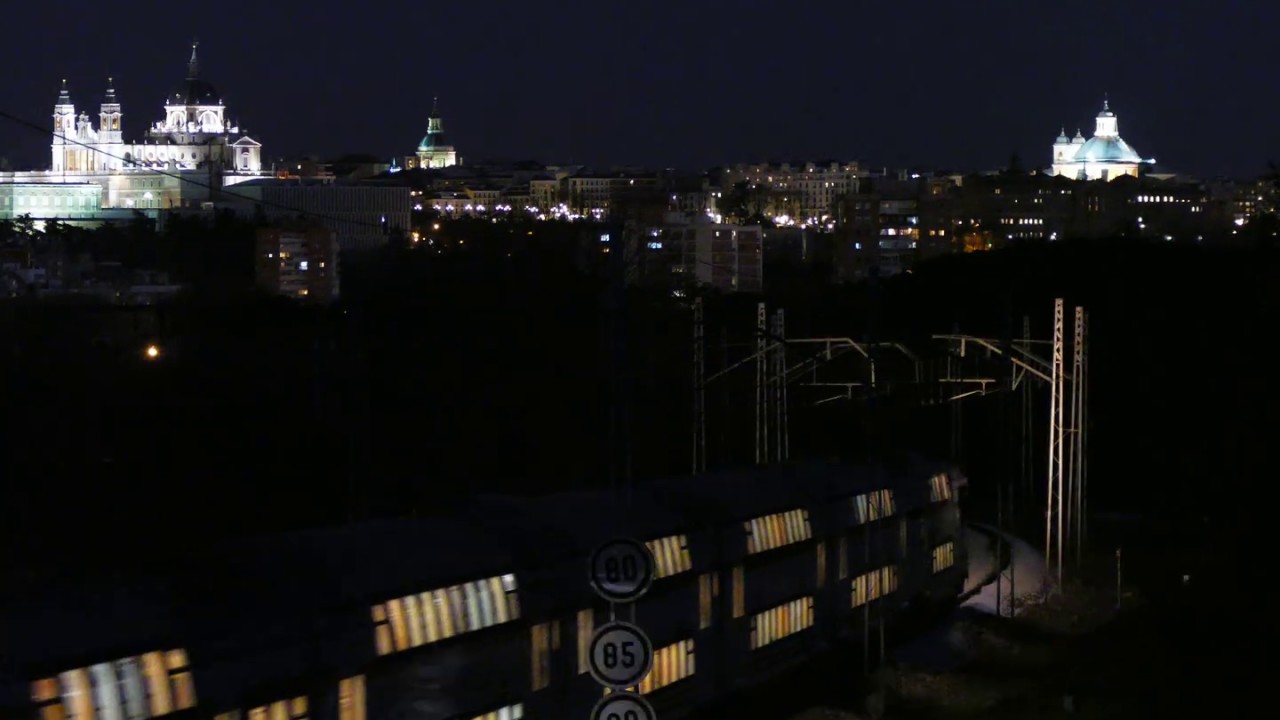 Cruce de Cercanias Renfe en Casa de Campo - Madrid 4K UHD